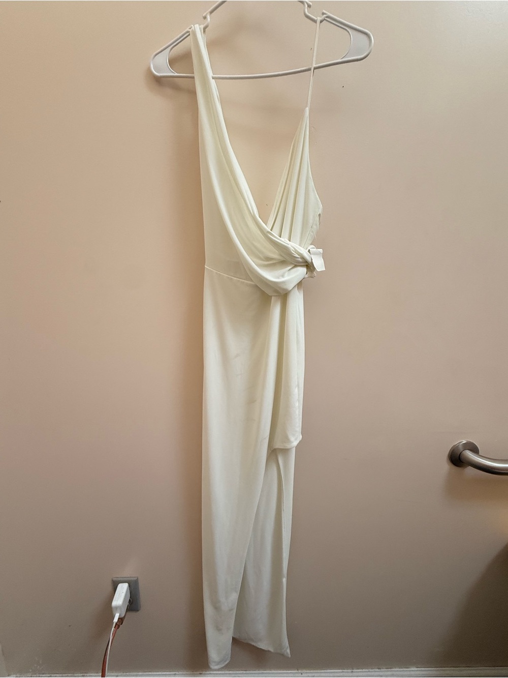 Elegant Cream Maxi Dress with Draped Knot Detail